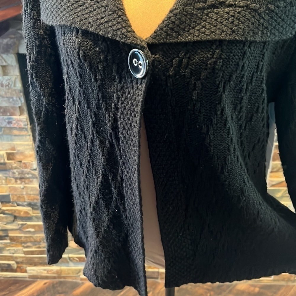 Heavyweight One Top Button Cardigan - Picture 3 of 7
